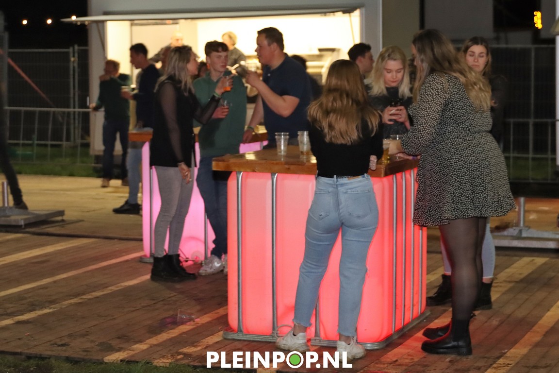 V R I J D A G     (61)